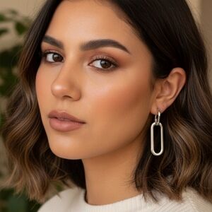 Fashion  Silver Oval Link Earrings (EUC)